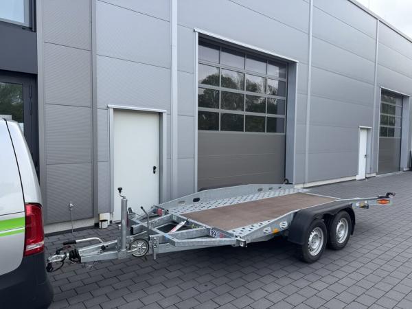 Nr.99 Fahrzeug Transporter